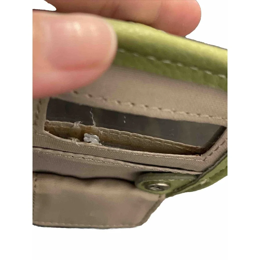 NINE WEST Green Wristlet Cell Phone Case Organizer  ID‎